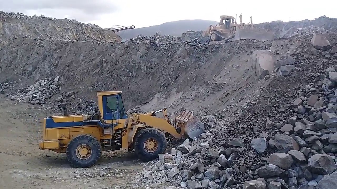 Komatsu WA500-1
