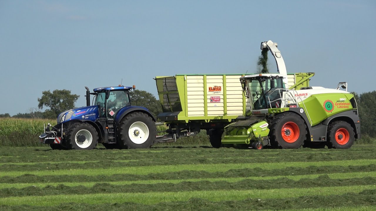 Gras hakselen door loonbedrijf Grefelman met Claas Jaguar 950 en 2 New Holland trekkers (2023)