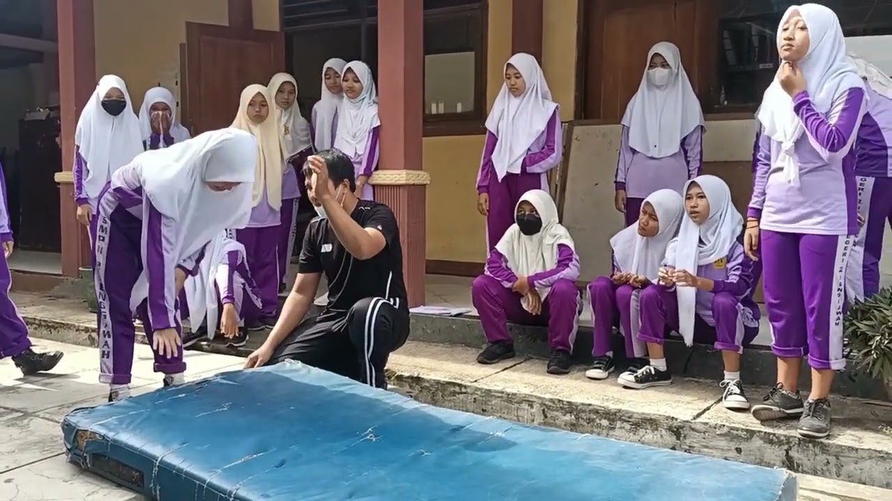 Olahraga rol depan, awalnya ragu eehhh ternyata bisa...