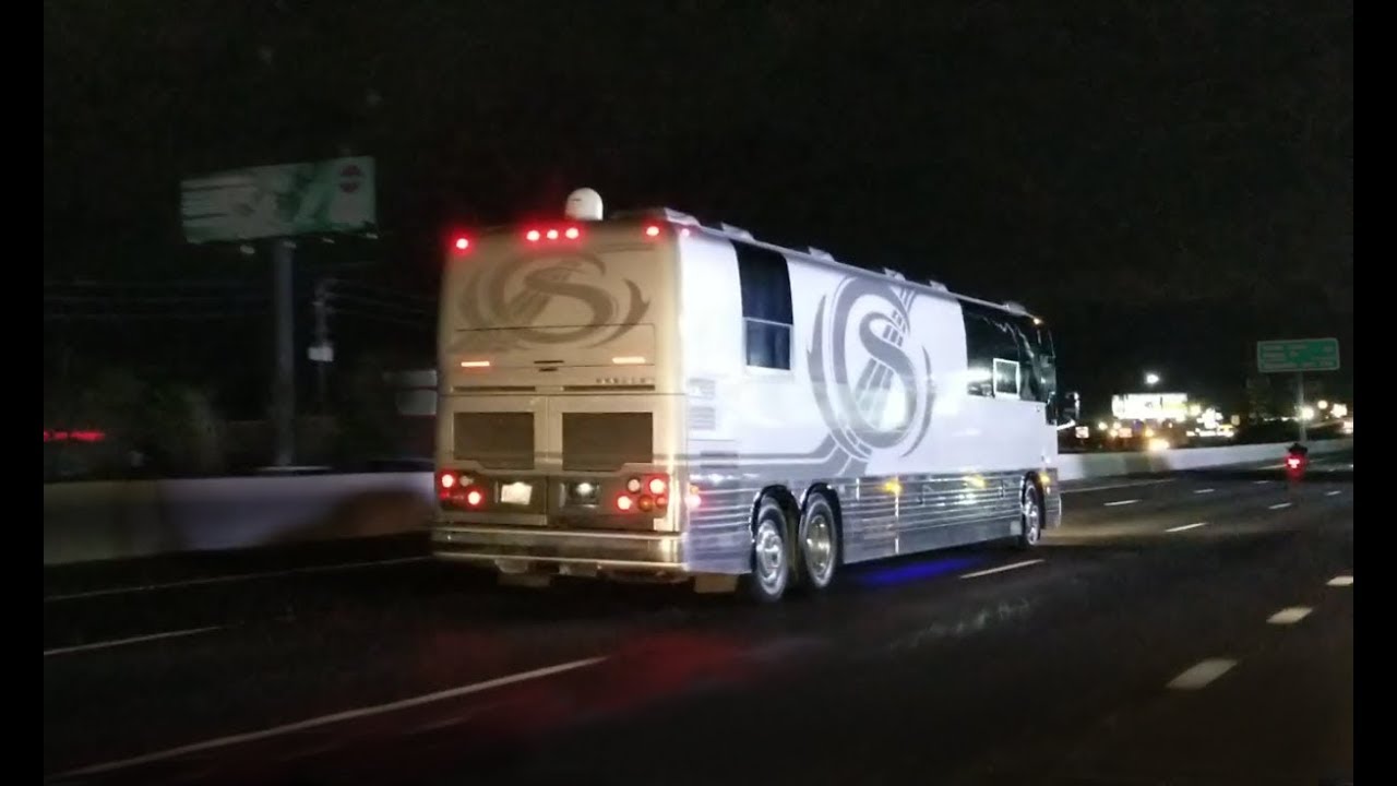 Senators Coach Driving on the Highway | Prevost X3-45 Entertainer Coach