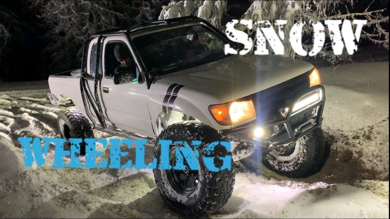 Southern Oregon Night Snow Wheeling