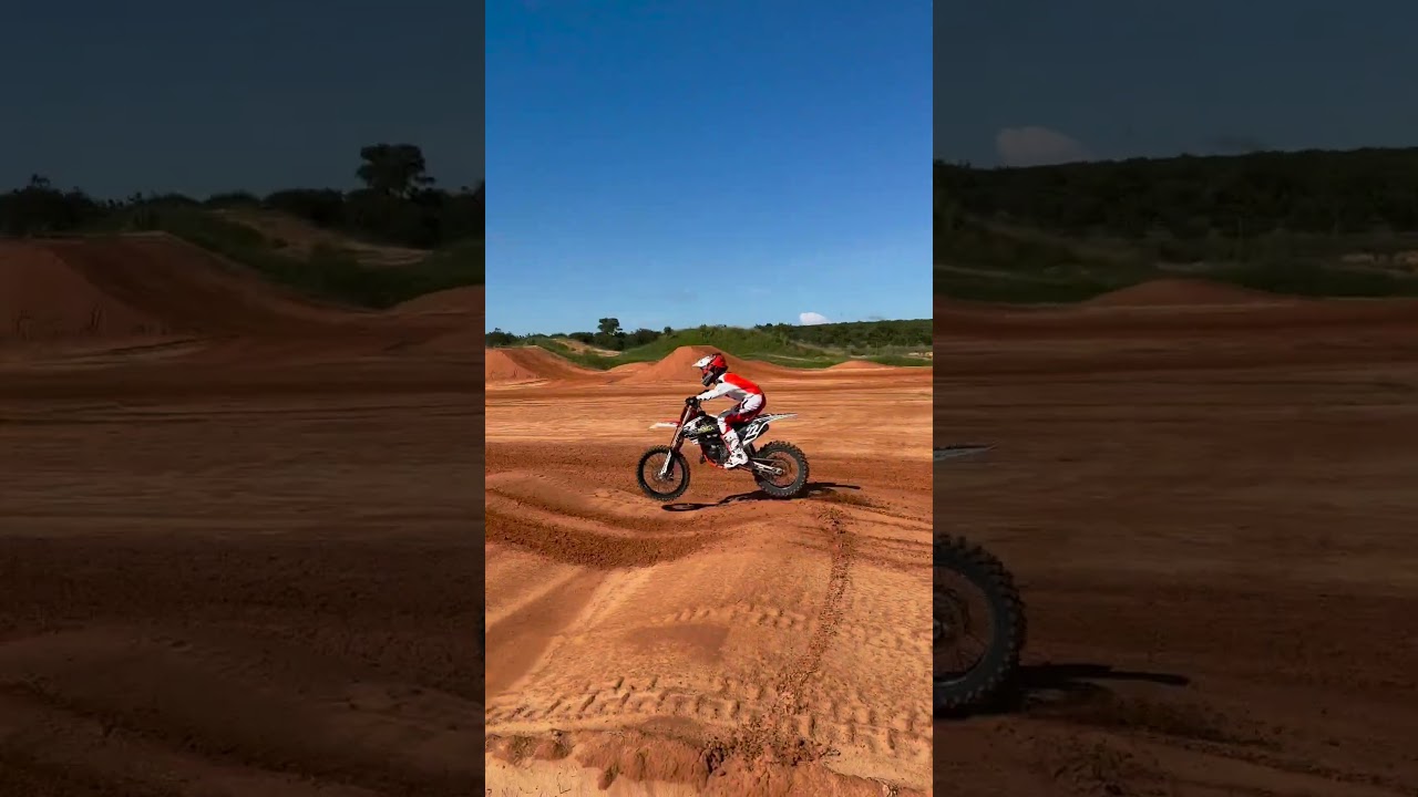 The Sound That&rsquo;s Missed Around The World 😍 #2stroke #whoops #supercross #dirtbike #twotwotv