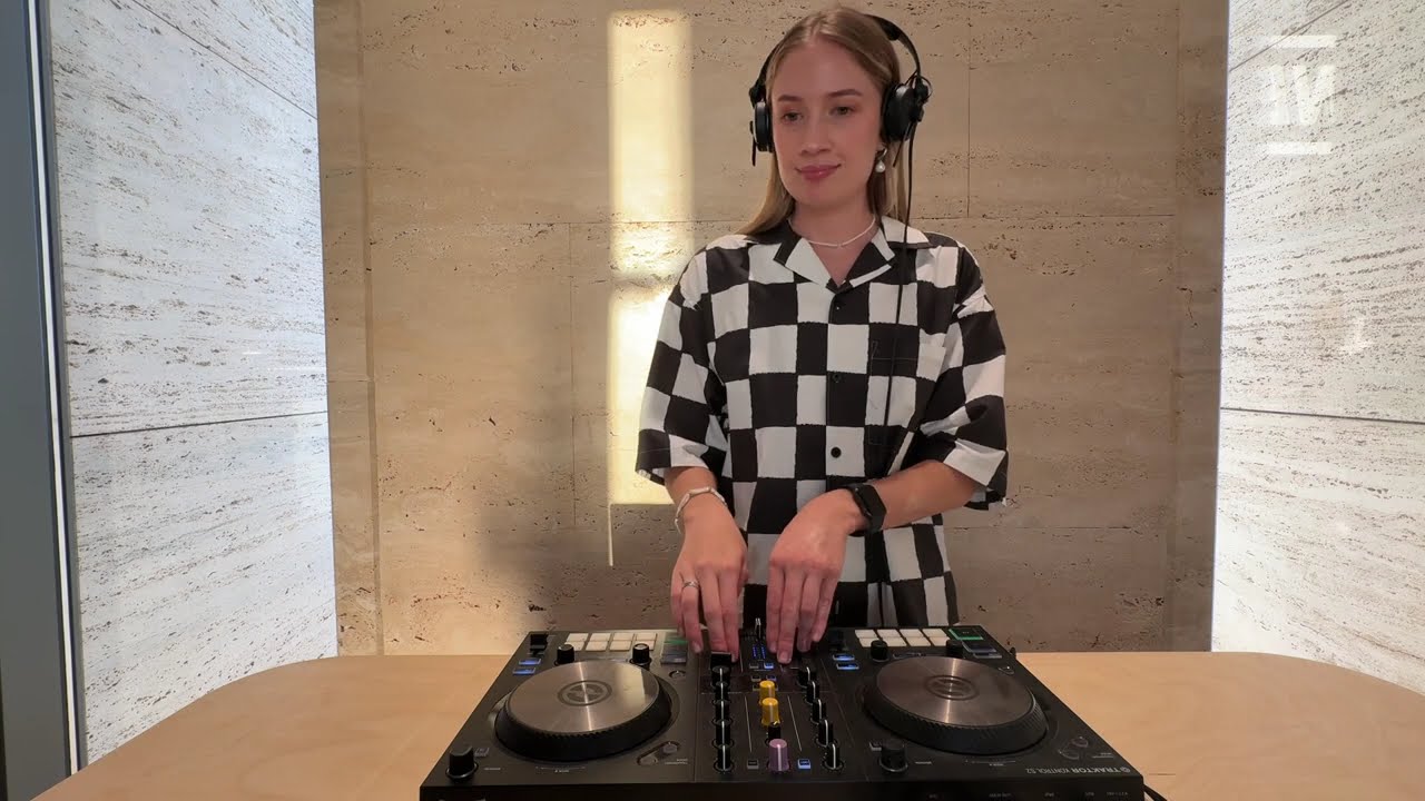 Slow & Smooth Funk and Break Music for Stadium Ozon