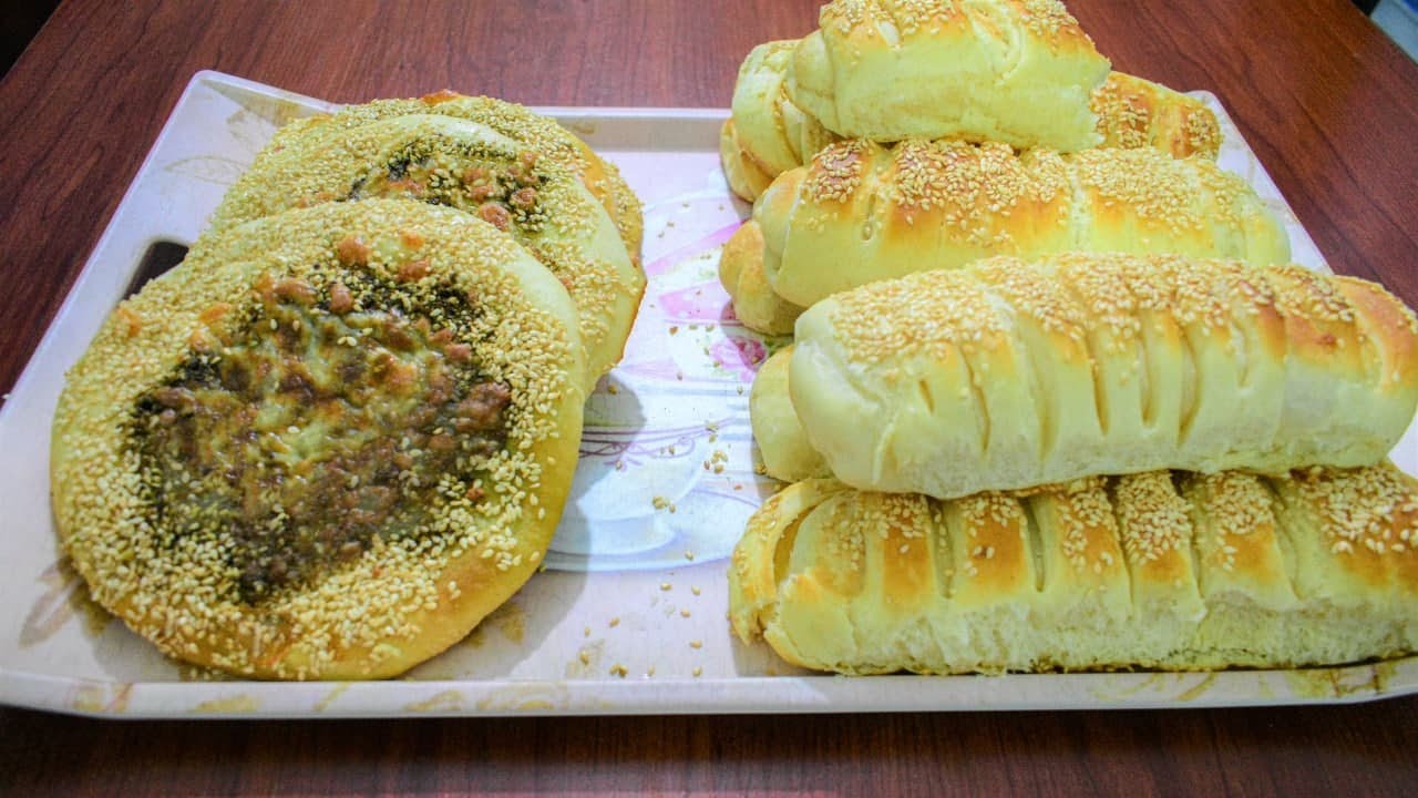 فطائر الجبنة ومناقيش الزعتر I مطبخ روزماري
