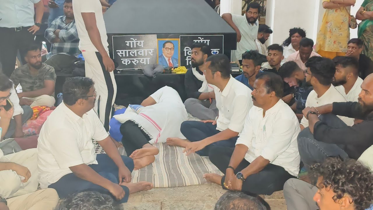 UPDATE PROTESTORS RETURN TO AZAD MAIDAN