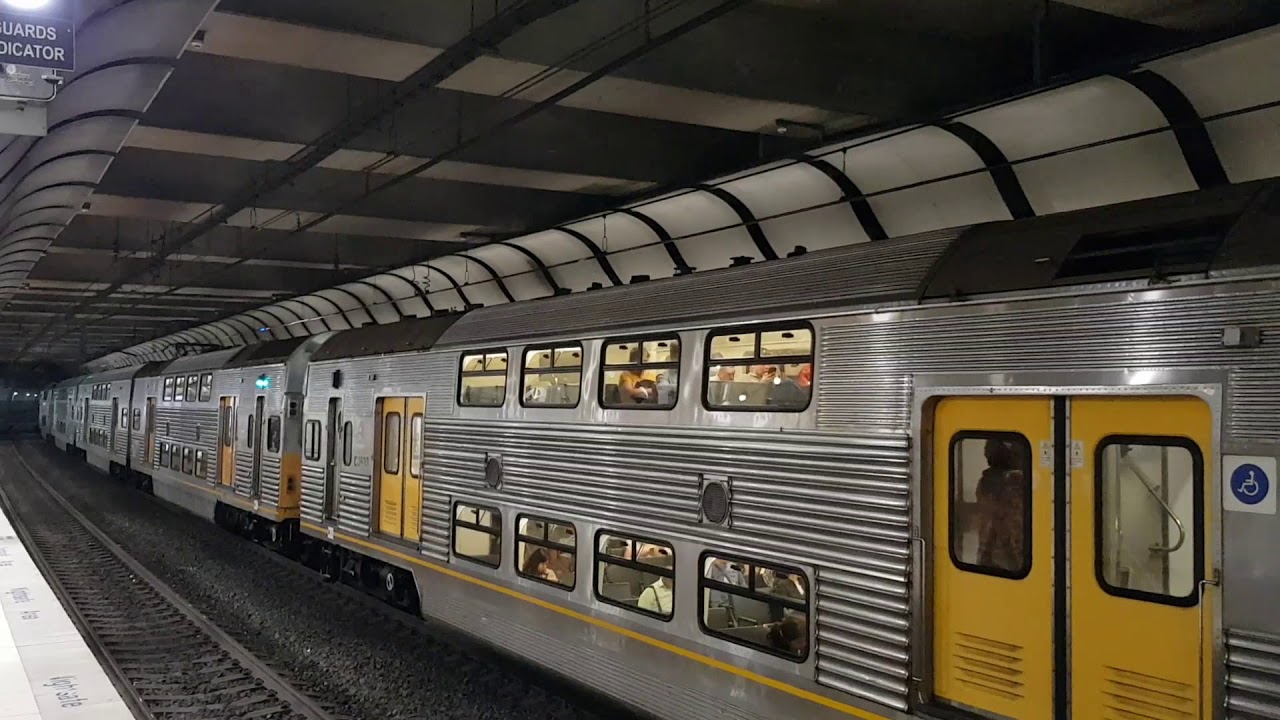 SRF193.2: SYDNEY S SET @ MASCOT STATION