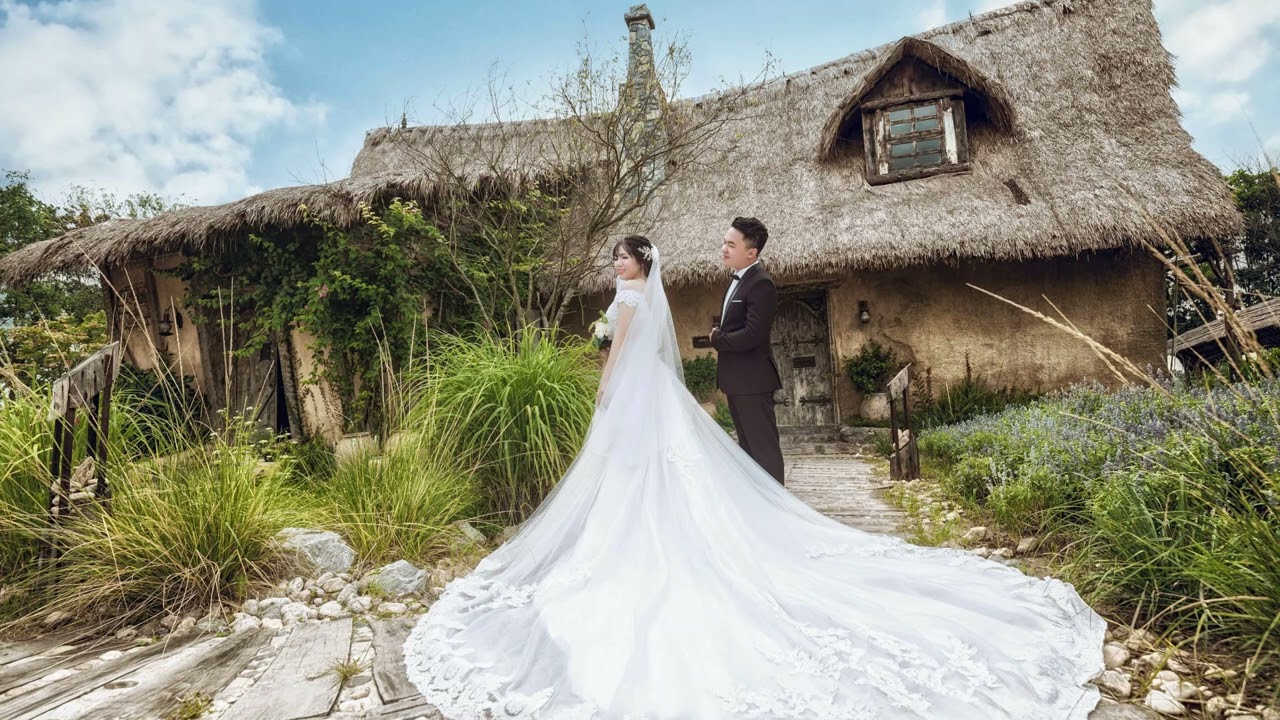 Romantic wedding song: They Love Each Other