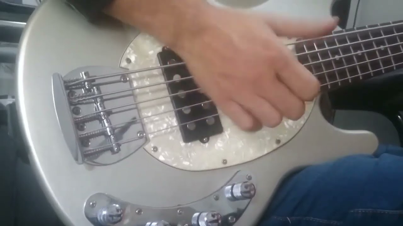 Zel Moreira (Brasil) TESLA pickups VR-MM5, Music Man 5 cordas