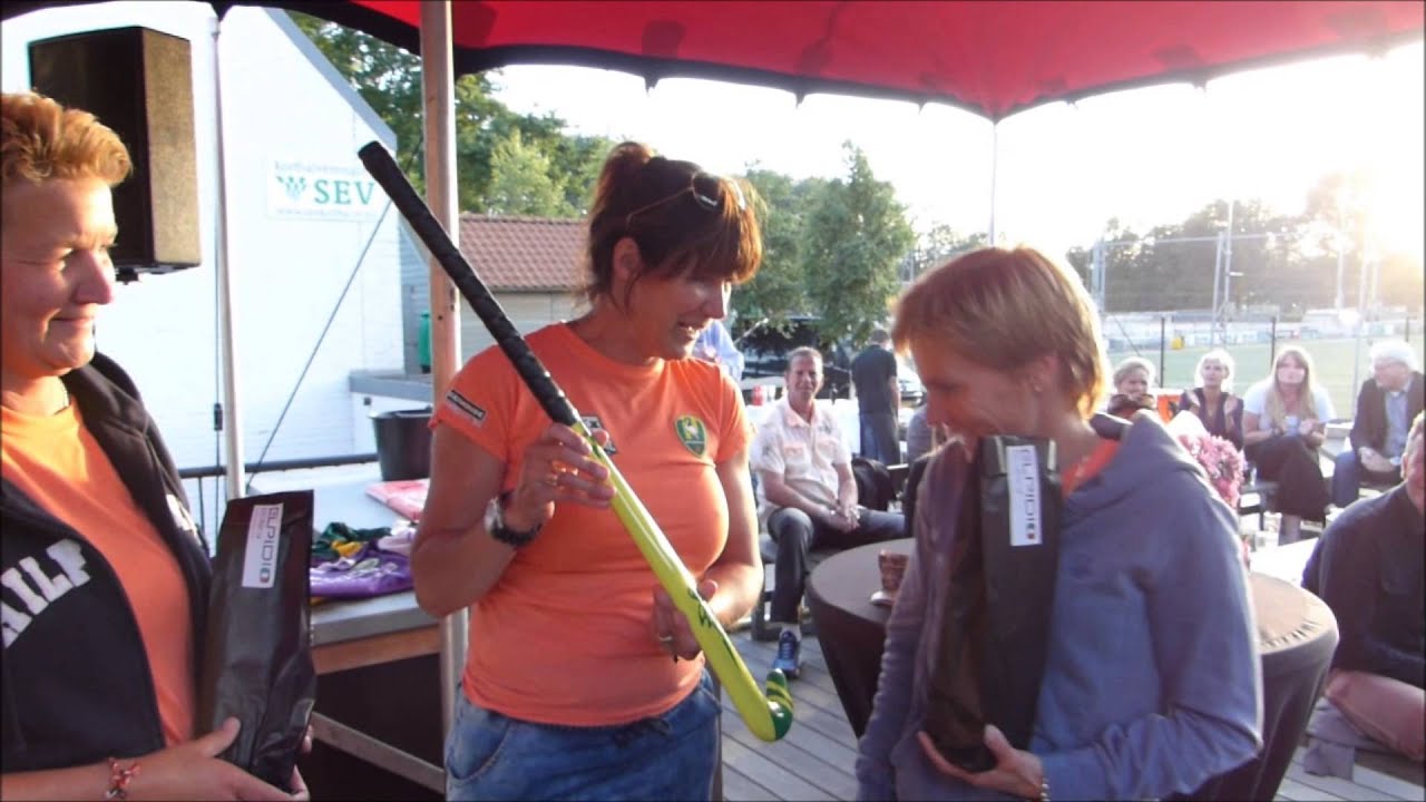 Afsluiting seizoen 2013-2014 adovrouwen bij hockeyclub Cartouche
