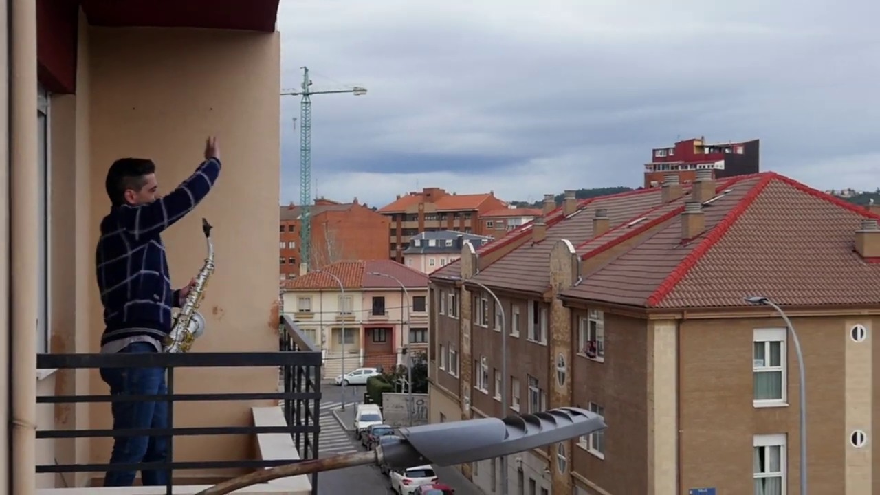Santa Bárbara - Saxofón desde el Balcón - LuGotti