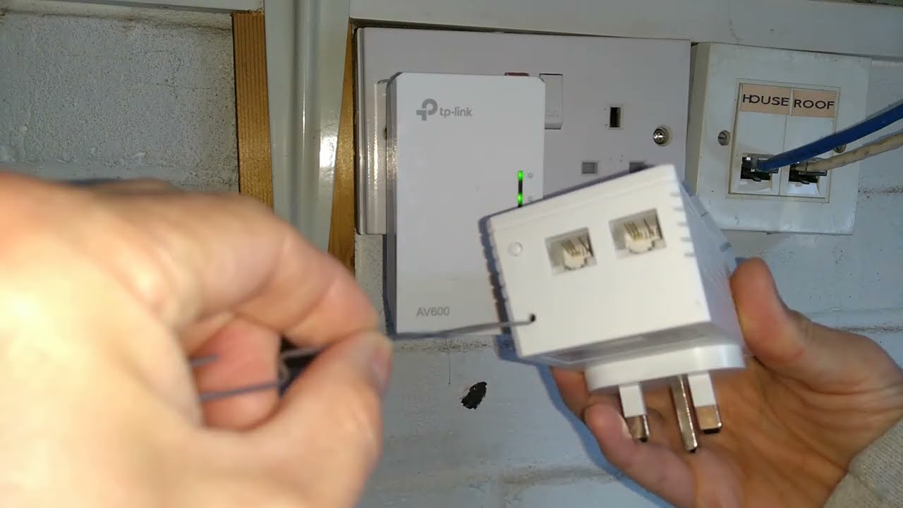 Как сбросить настройки Wi-Fi-удлинителя Powerline TL-WPA4220 TP-Link AV600 до заводских