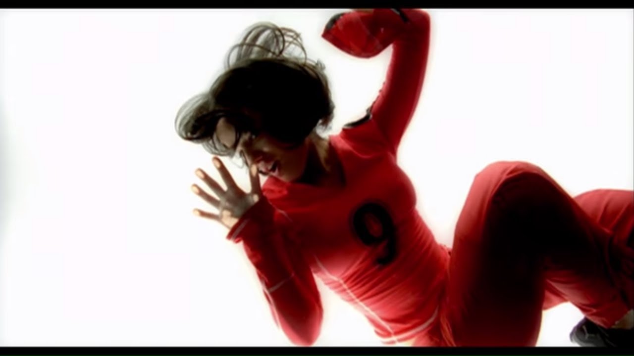 Alizée - J'en ai marre ! (Official Music Video)