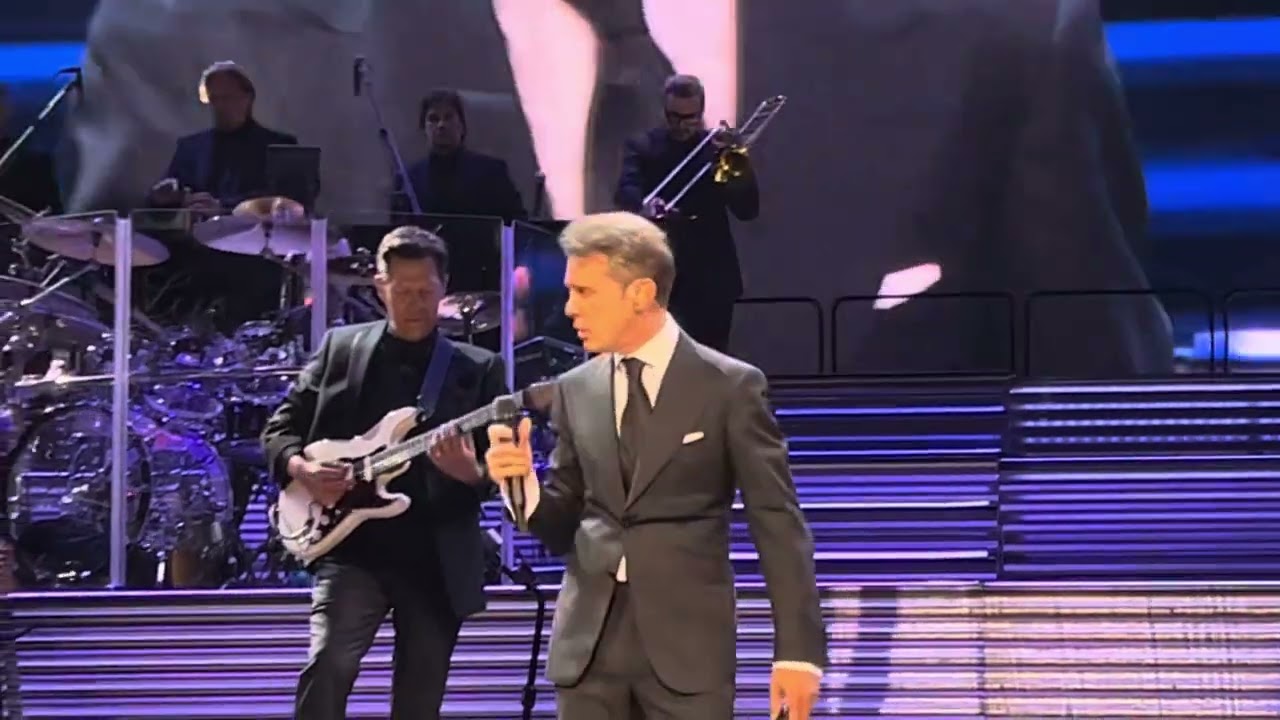 LUIS MIGUEL “CULPABLE O NO” 1er SHOW TOUR 2023 MOVISTAR ARENA  BUENOS AIRES ARGENTINA 03 08 2023