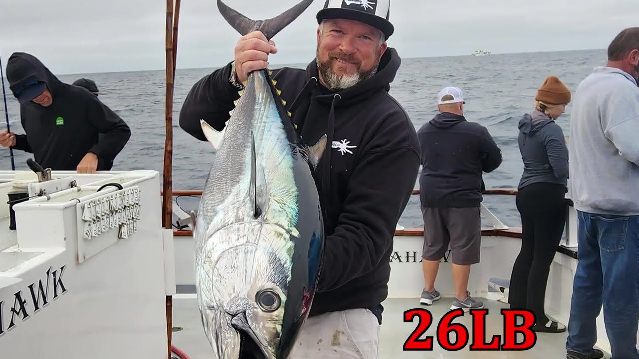 BLUEFIN TUNA ON THE TOMAHAWK SPORTFISHING FROM FISHERMANS LANDING
