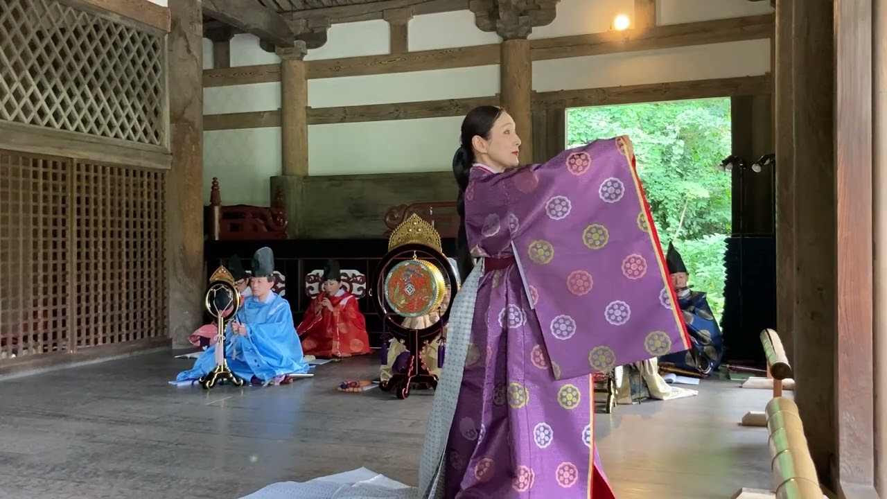 平安朝雅楽女舞「喜春楽」