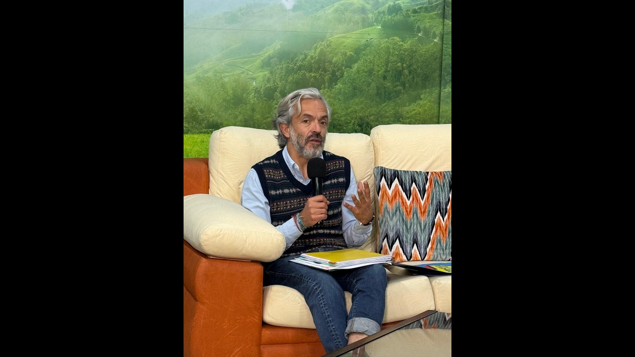 Entrevista con Juan Daniel Oviedo, precandidato presidencial en el Magazín de Mañanita en Tunja.