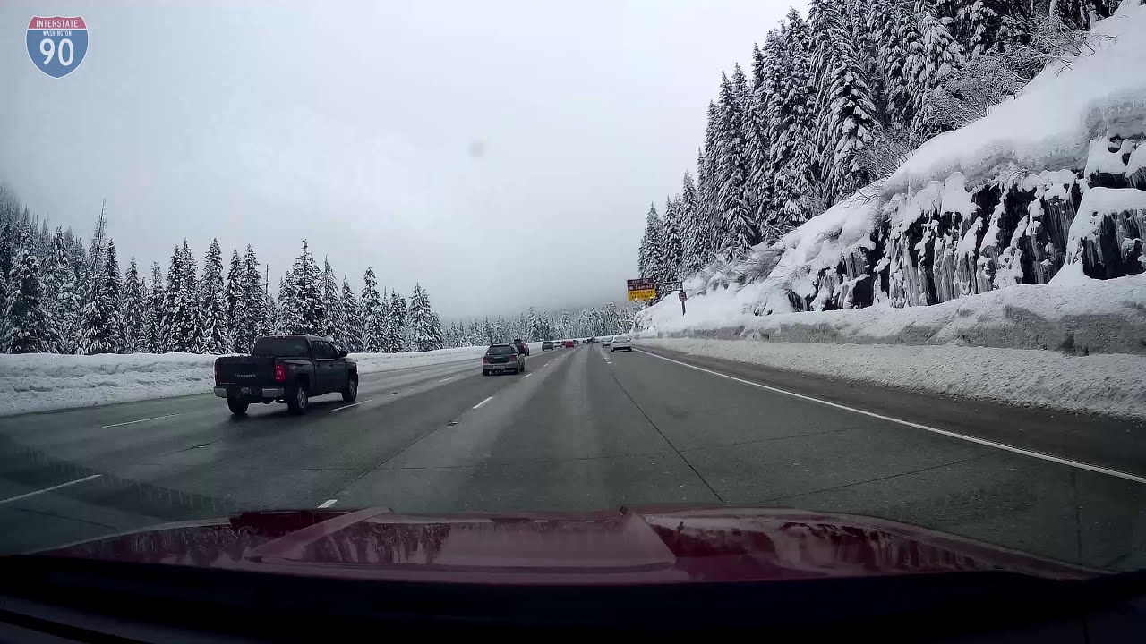 Driving from North Bend to Yakima, WA and back via snowy Snoqualmie Pass | 4K | Time Lapse