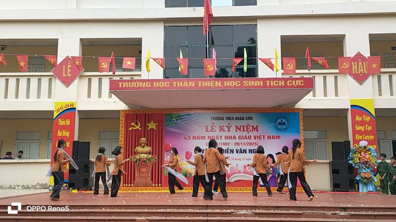 Múa: A80+Mẹ yêu con+ Còn gì đẹp hơn+ Tiếng đàn ta lư- 8A4- THCS Hoàn Sơn 