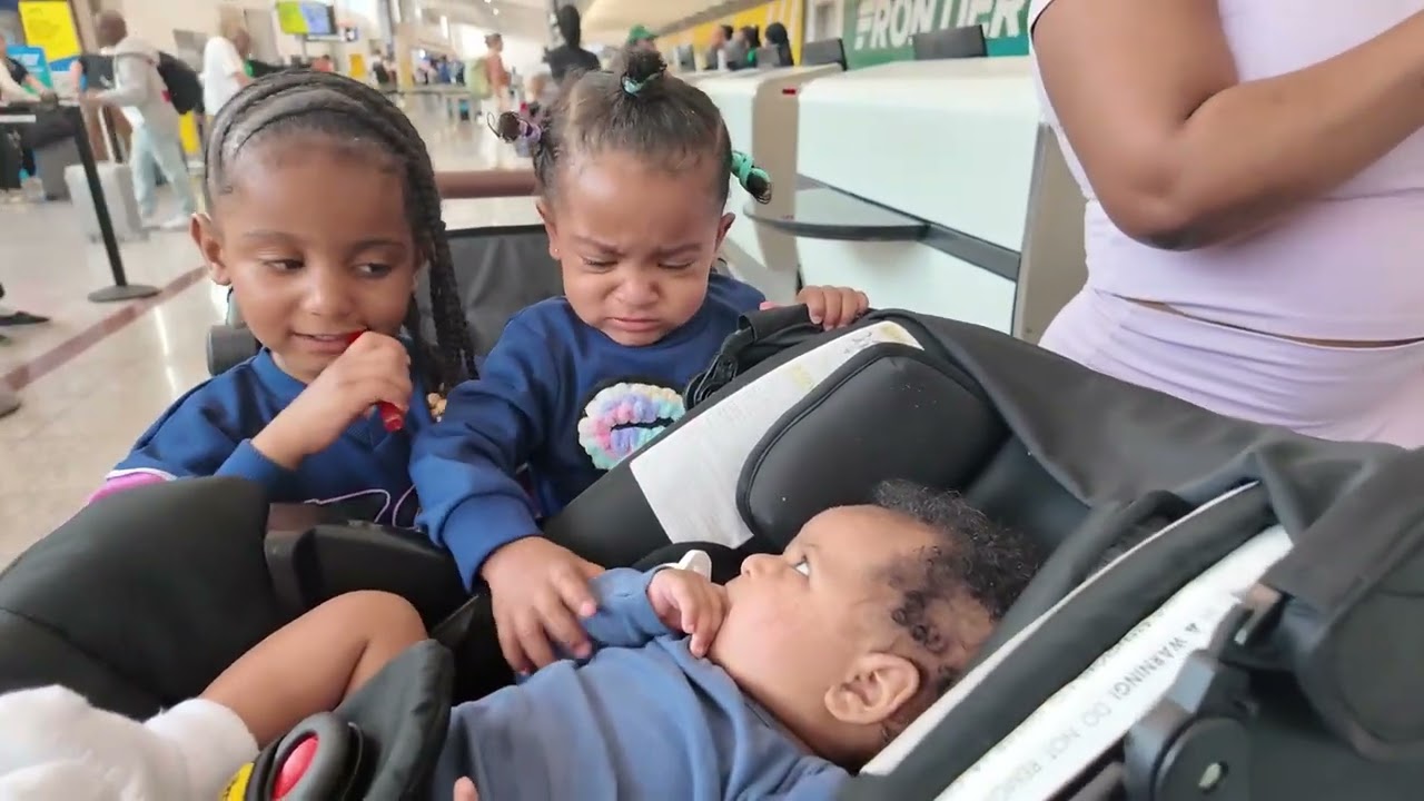 MY FIRST TIME FLYING WITH 3 KIDS......THIS WAS CRAZYYYY!!!