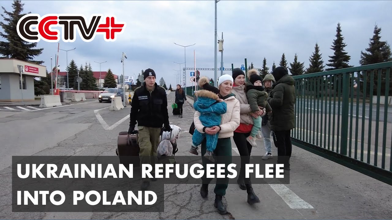 Ukrainian Refugees Flee into Poland As Tensions Escalate