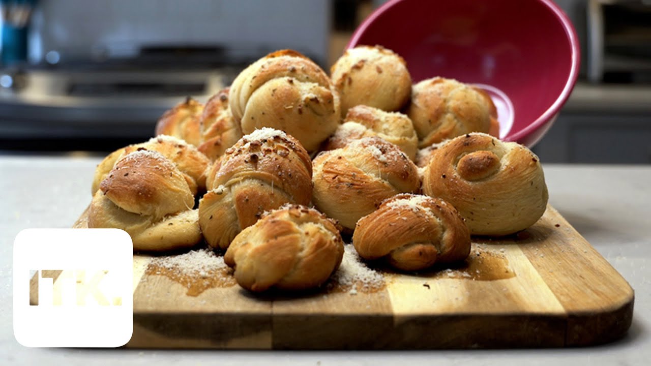 How to make garlic knots using pizza dough at home