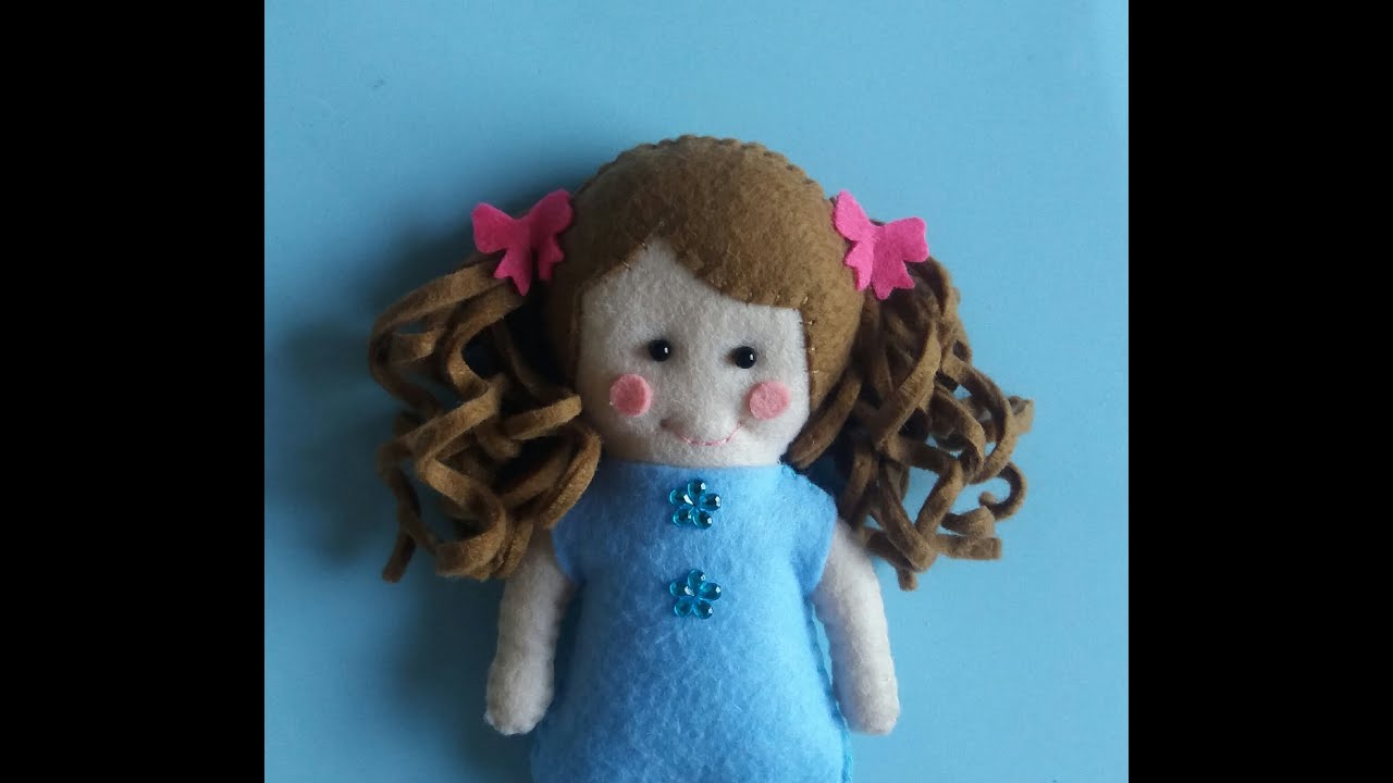 Como fazer cabelo de feltro cacheado para bonecas. Técnica nova com cola!!