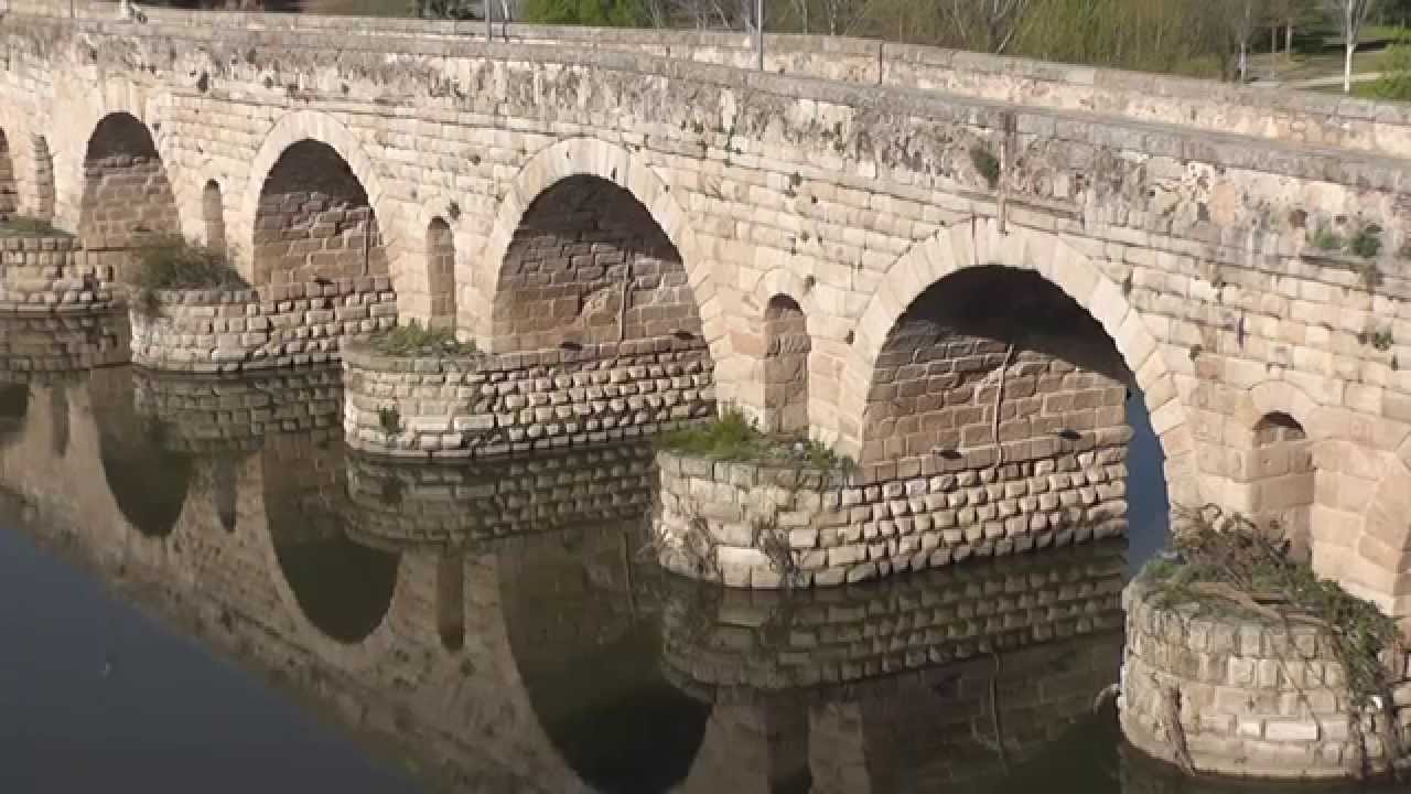 The Roman Bridge at M&eacute;rida