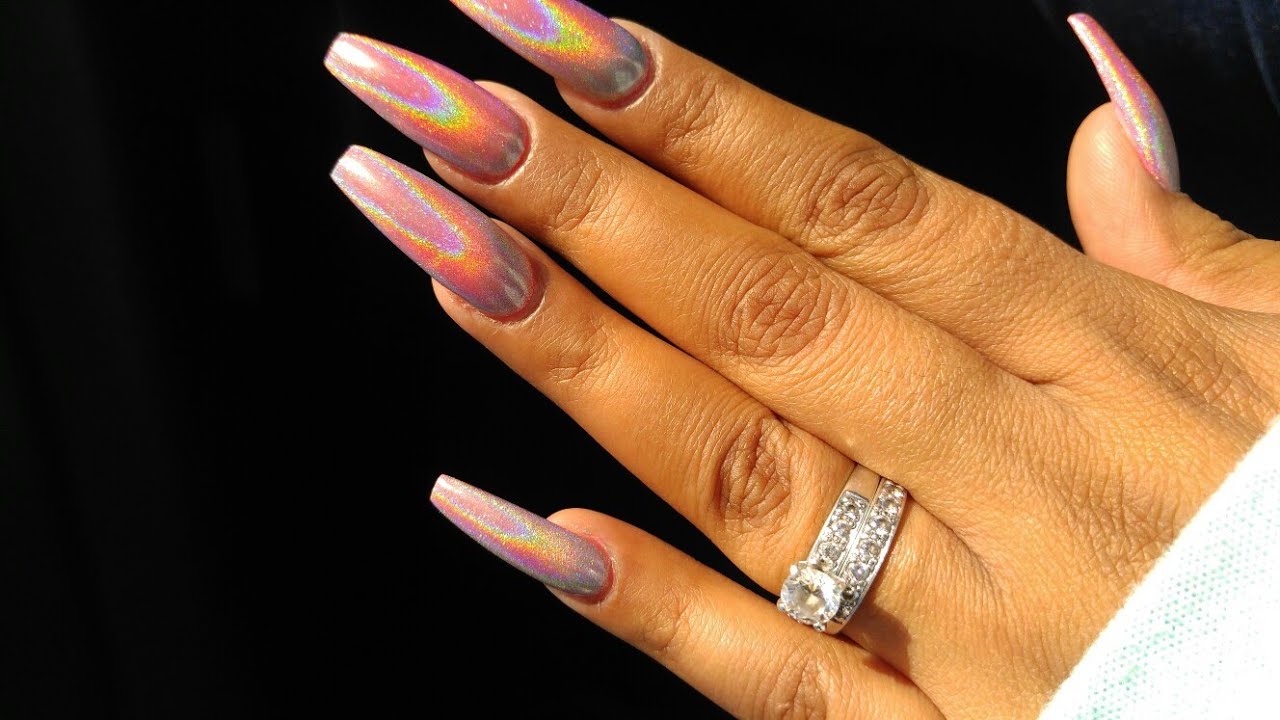 Uñas acrilicas efecto unicornio en rosa neon