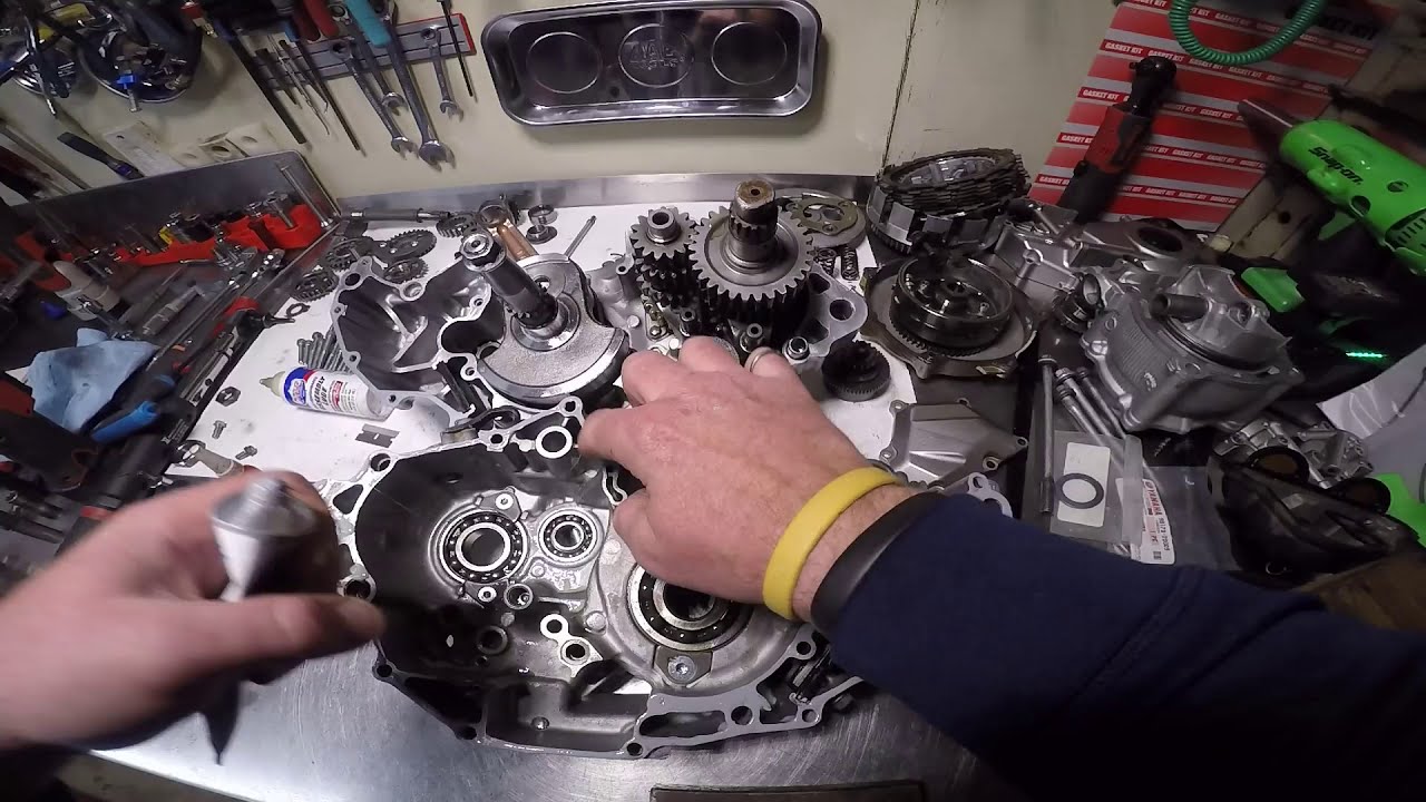 Yamaha YFZ450R Full Engine Assembly Part 1 Crankcases, Crankshaft and Transmission.