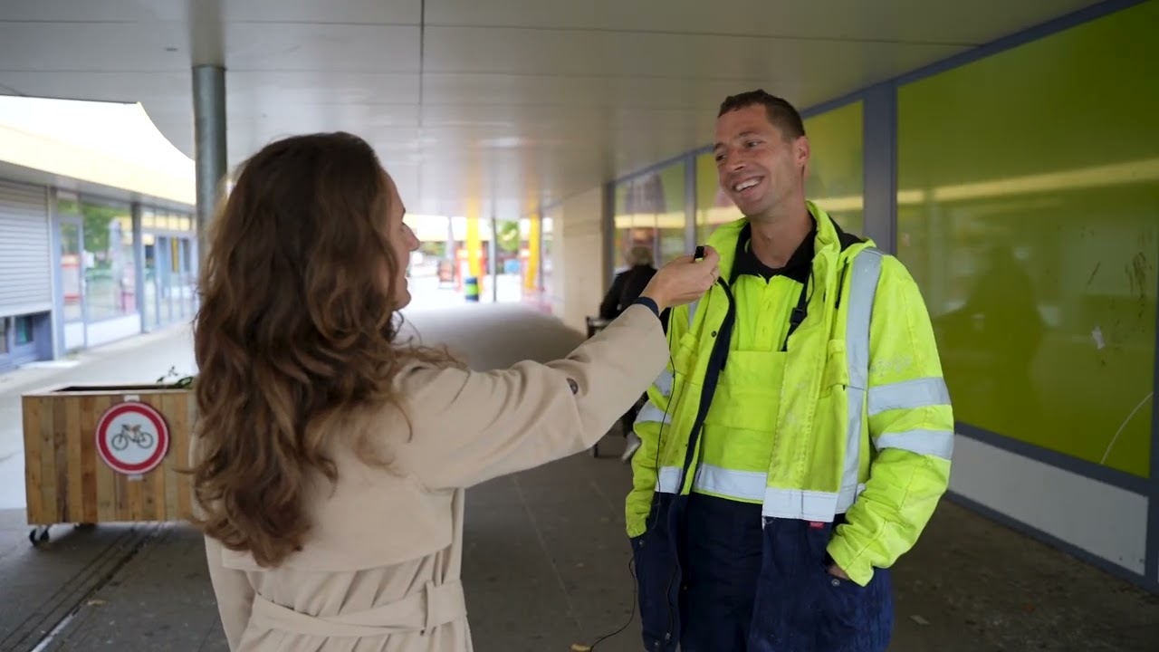 Man bijt hond vraagt zich af: welke betekenis geeft U aan het Sociaal Werk?