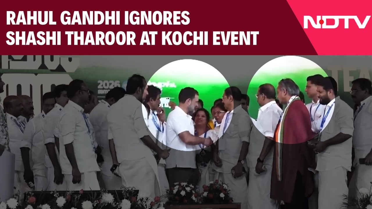 Shashi Tharoor | Cold Shoulder On Stage? Rahul Gandhi Seen Ignoring Shashi Tharoor At Kochi Event