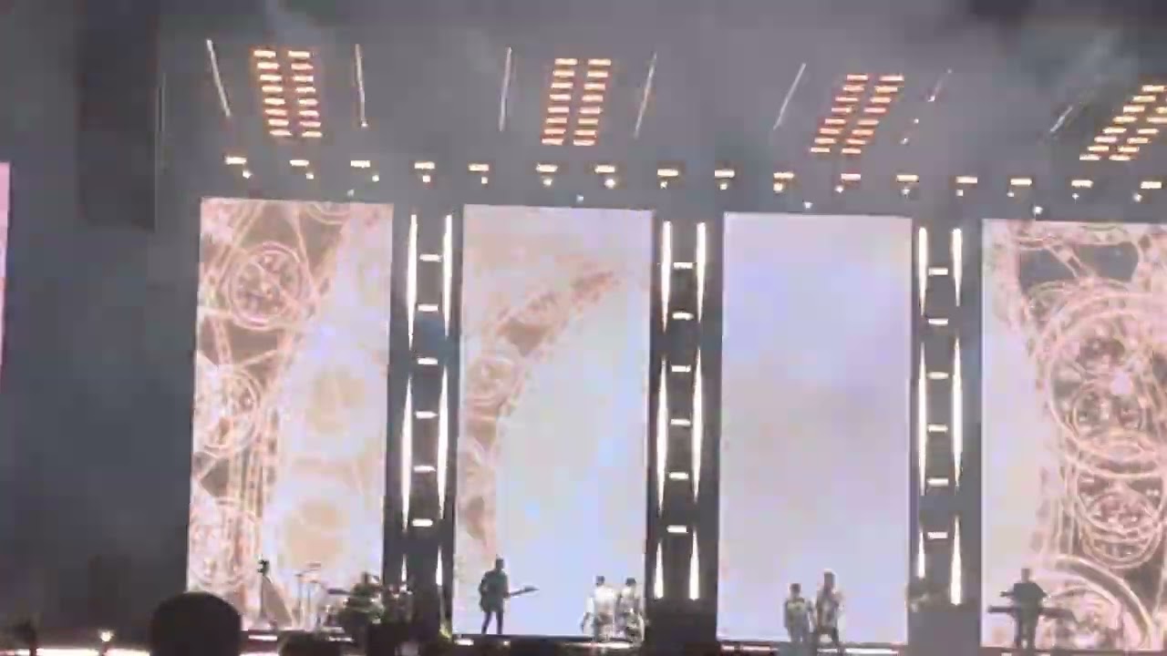 Westlife ‘Starlight’ Live