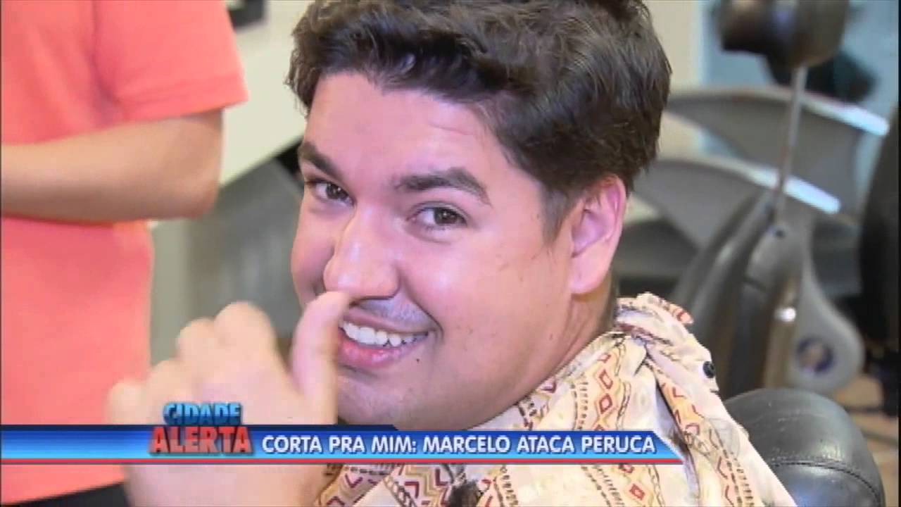 Corta pra mim: Marcelo Rezende apronta com peruca, veja!