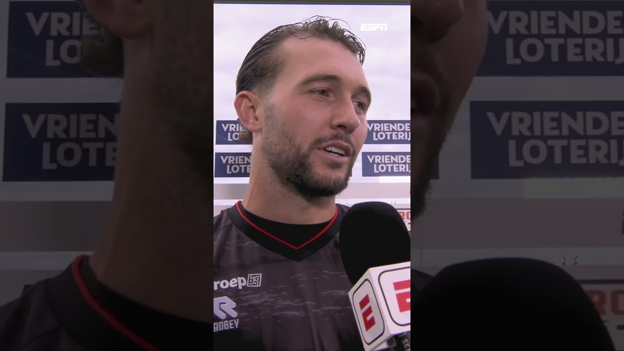 Jo&euml;l Drommel glundert bij het zien van zijn gepakte strafschop 🤩