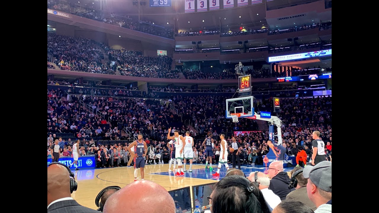 SITTING COURT SIDE ON CHRISTMAS AT MSG?! Christmas Vlog