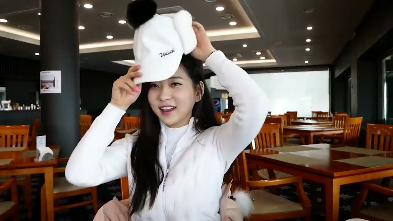 모델 신재은이 골프장에 떳다~!!엠프랜즈와 함께하는 즐거운라운드 Shin Jae Eun 신재은 zennyrt 1