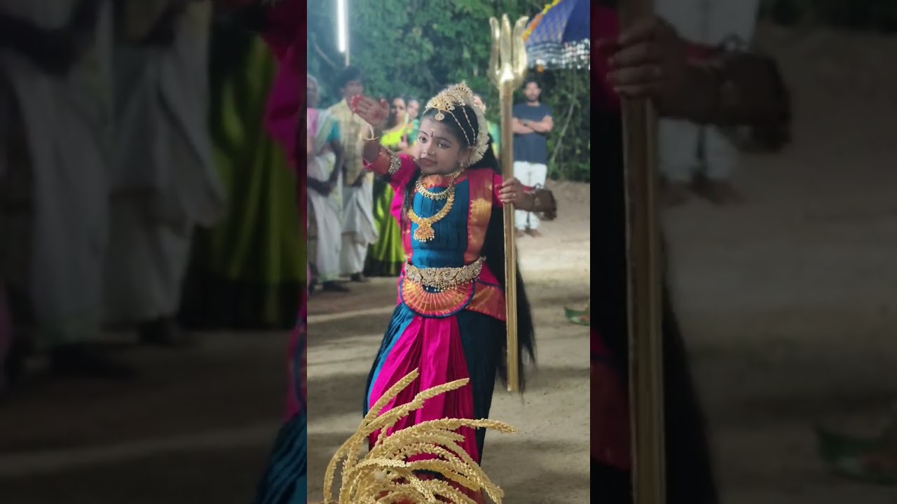 ഞാനെ സരസ്വതി ഞാനെ ലക്ഷ്മി ഞാനെ ഭദ്രകാളി 🙏🙏🙏 #dance #trending #YouTube 