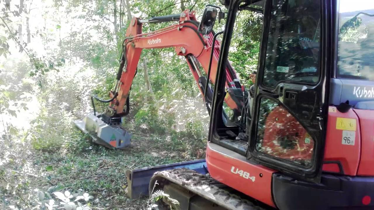 Broyeur forestier FAE PMM/Hy 125 avec pelle KUBOTA 4.8 TONNES