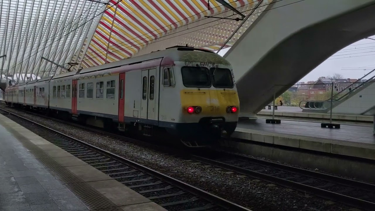 NMBS - MS80 'Break' passing Liège-Guillemins (2024-11-06)