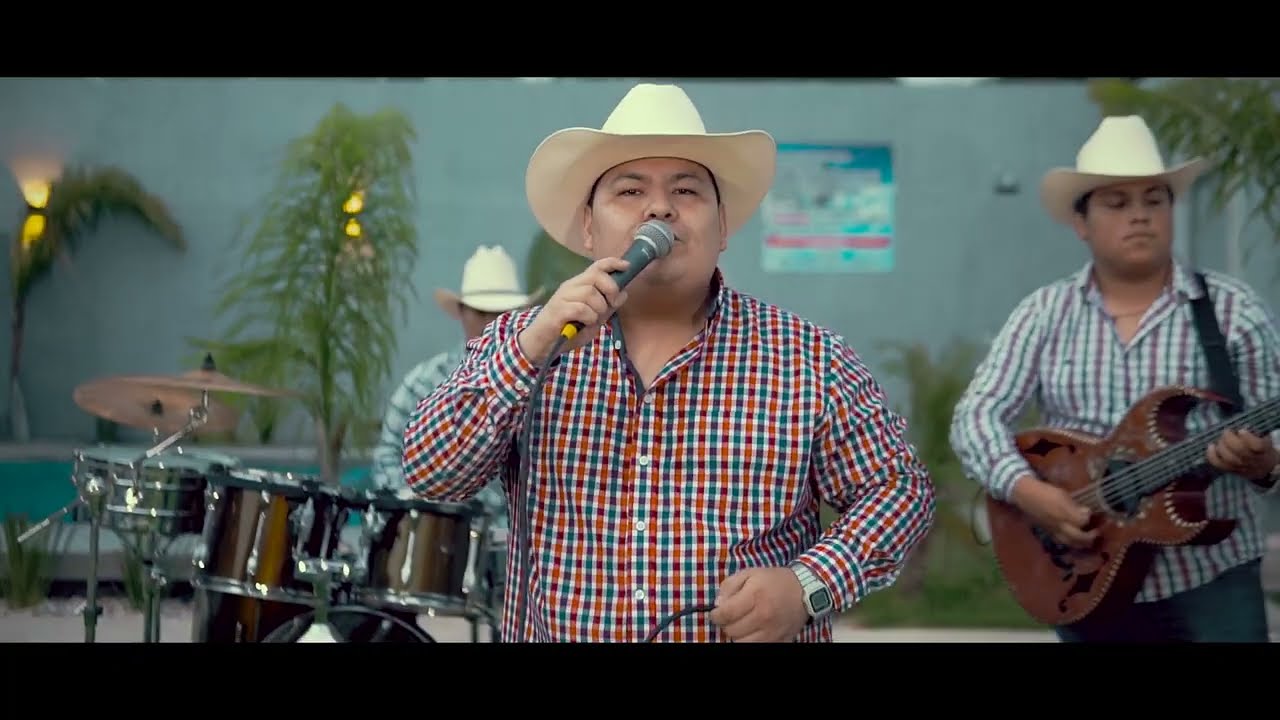 LOS DE LA TREINTA, El prieto ( Video en vivo)