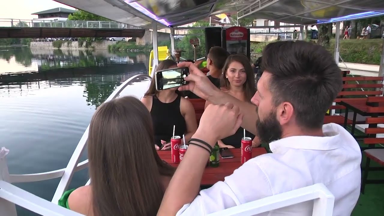 Bihaćki bravar Šerif Safić Coko izgradio unsku barku za provod i zabavu!