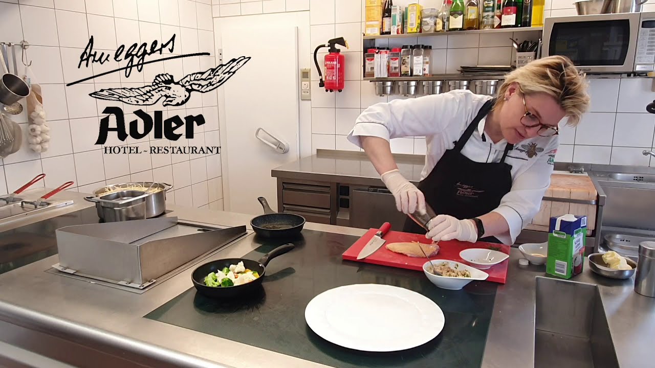 Online-Kochkurs | Folge 10 | Gefülltes Poulardenbrüstchen mit Brotfüllung und buntem Gemüse