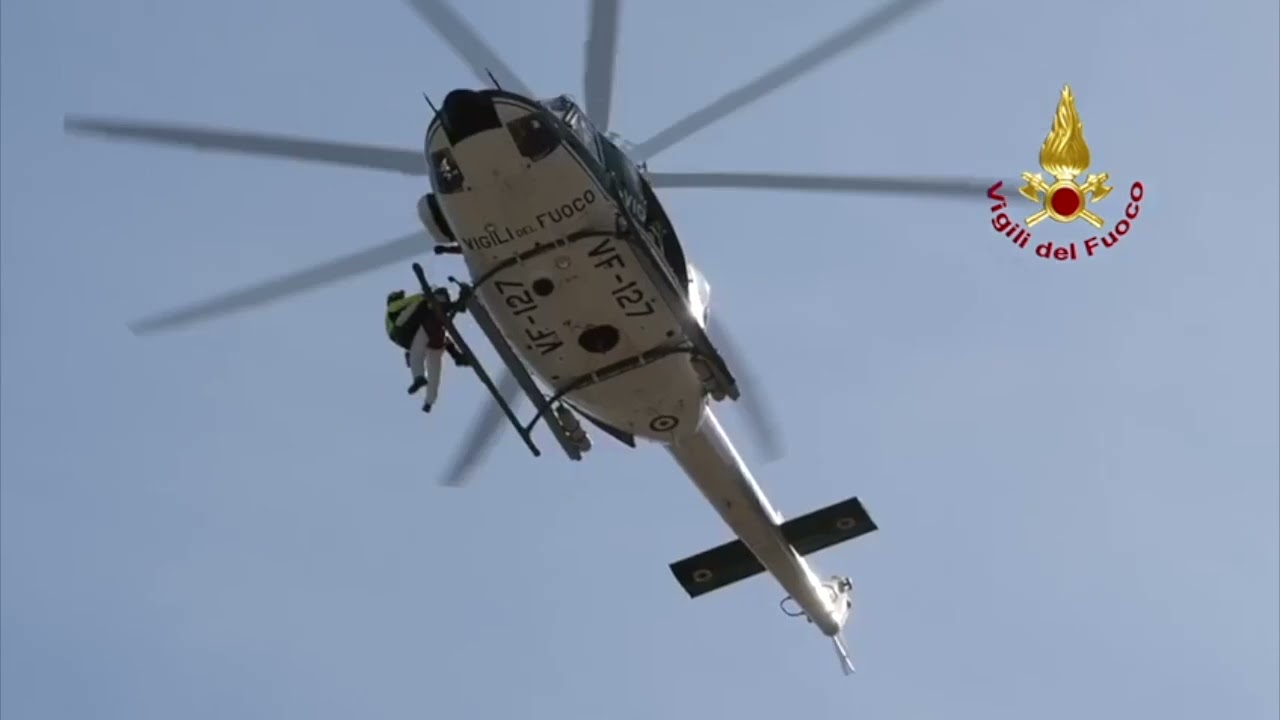 BRINDISI - ESERCITAZIONE DI COMUNICAZIONE IN EMERGENZA DEI VIGILI DEL FUOCO