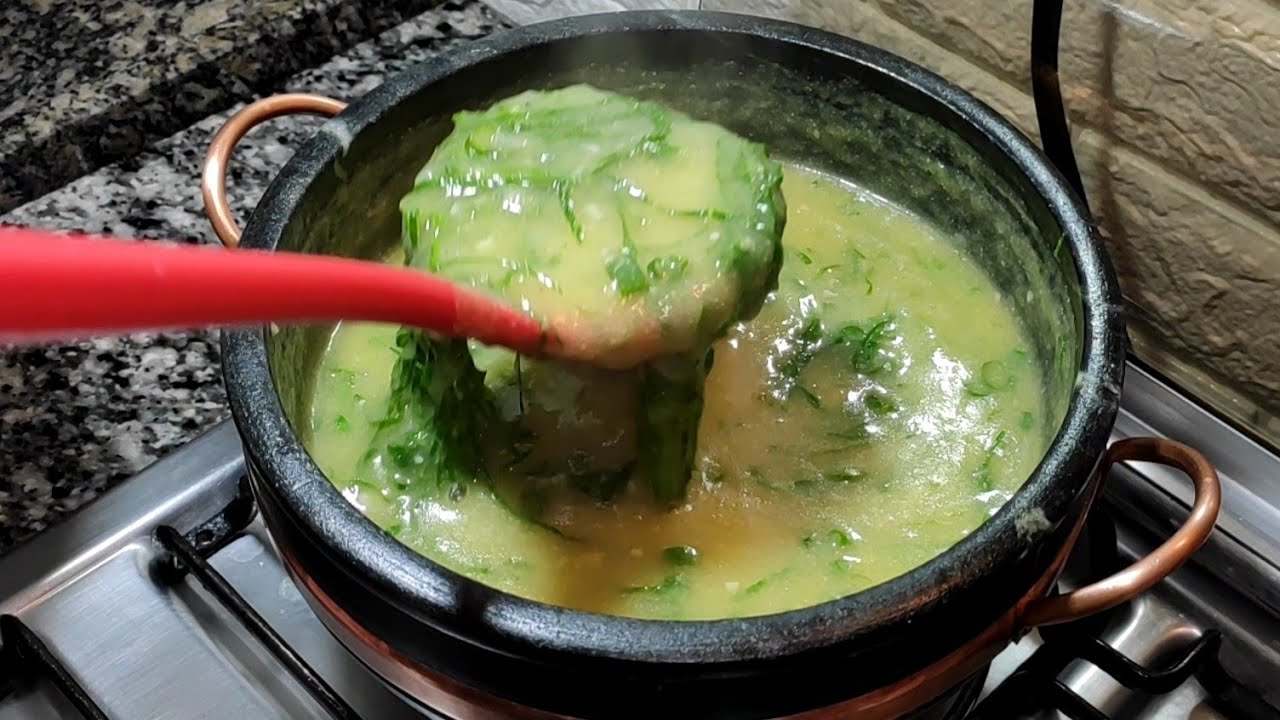 Sopa de Fubá e Couve,com apenas 1/2 xícara de fubá rendeu essa panela cheia,pronta em - de 15 min !