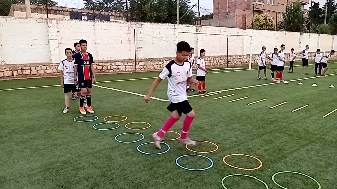 exercice souplesse et coordination avec ballon U 13