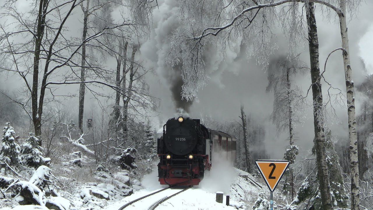Between fog and snow | Winter steam in the Harz Mountains (4K)