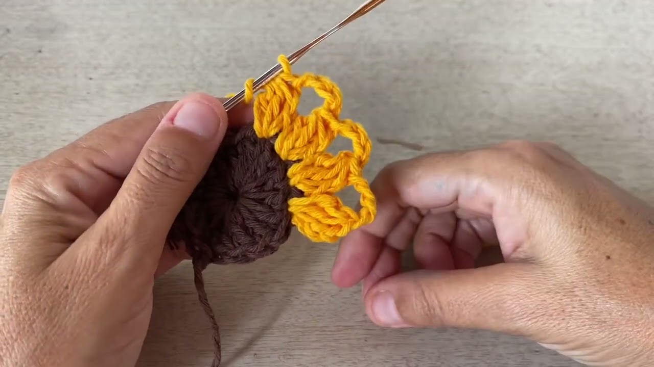 Flor de crochê fácil e rápido (flor Girassol)🧶🧶🌻