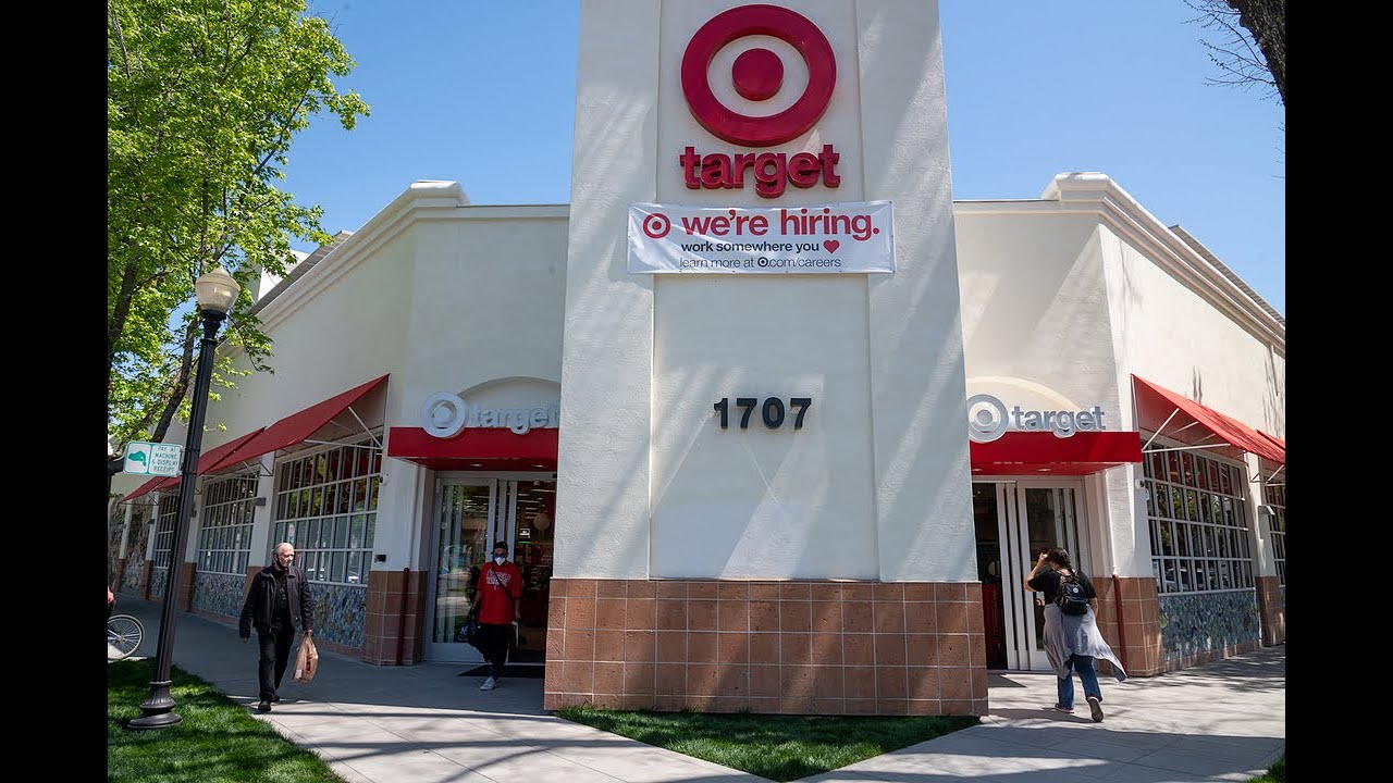 &lsquo;I was kind of dancing the whole time.&rsquo; Midtown residents review Sacramento's new Target