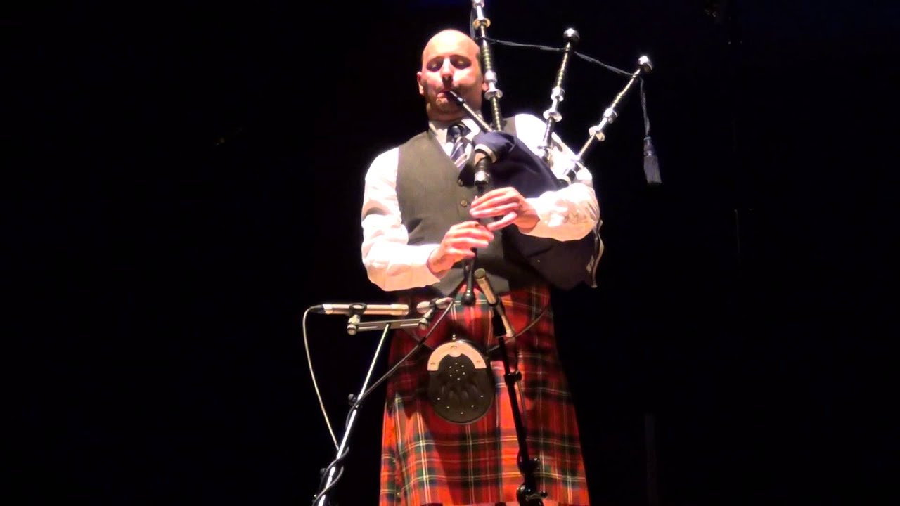 16 Strathclyde Police Pipe Band - Ceolry Concert