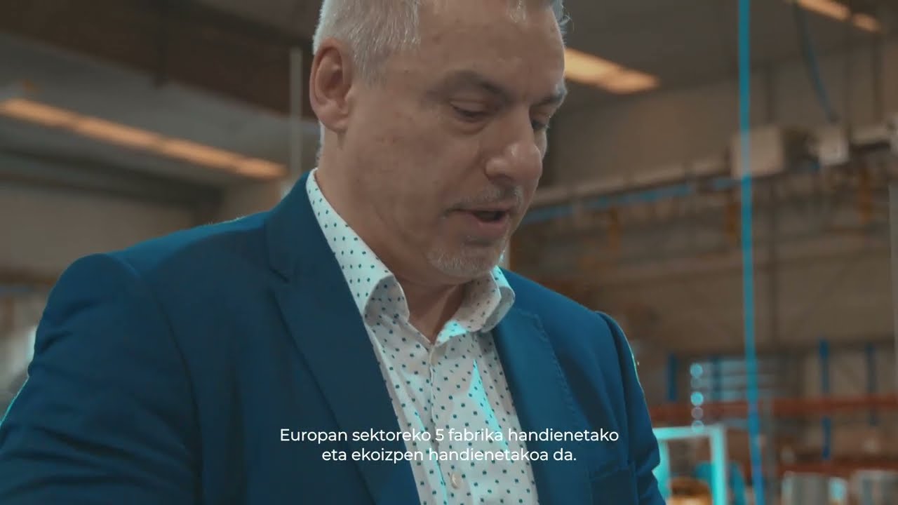 Jeremias España recibe el premio al mejor 